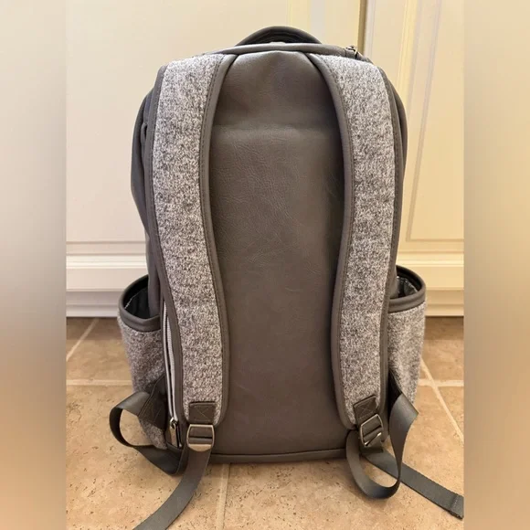 Grayson Boss Bag Backpack in Gray - Picture 2 of 7